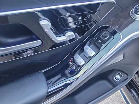 Used 2023 Mercedes-Benz S 500 4MATIC image 24