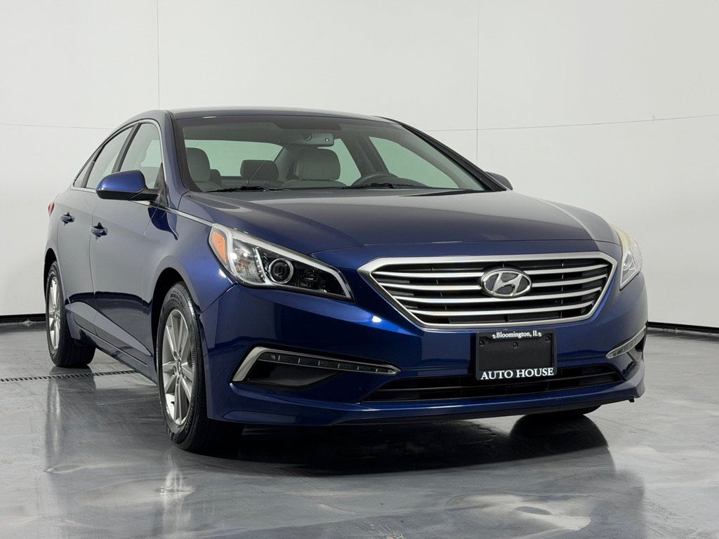 Used 2015 Hyundai Sonata SE w/ Option Group 09 FWD image 3