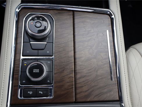 Used 2020 Ford Expedition Max Platinum image 24