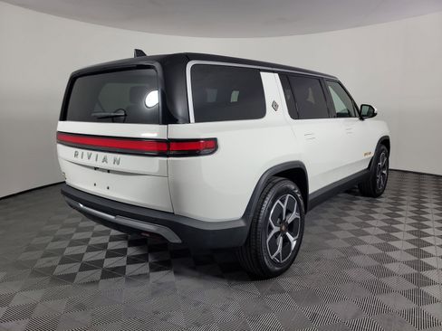 Used 2024 Rivian R1S Adventure AWD/4WD image 5