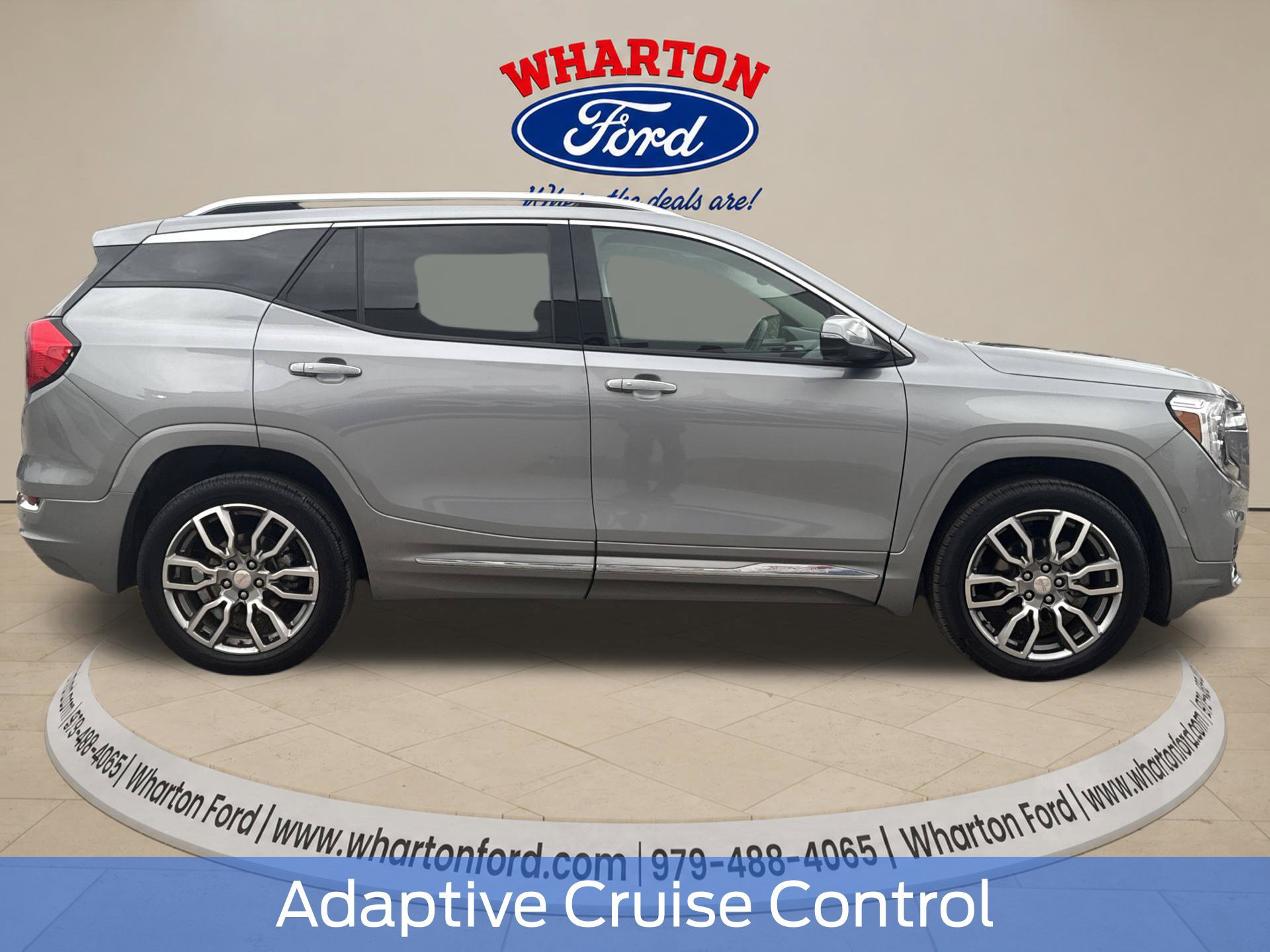 Used 2024 GMC Terrain Denali w/ Denali Premium Package AWD/4WD image 8