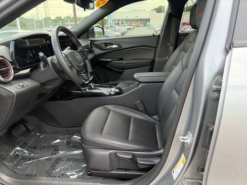 Used 2025 Chevrolet Trax RS w/ Driver Confidence Package FWD image 20