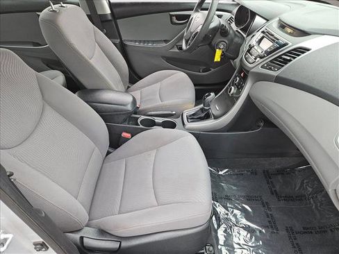 Used 2015 Hyundai Elantra SE FWD image 24