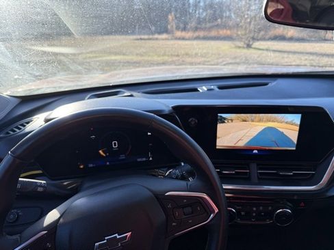 Used 2024 Chevrolet Trax ACTIV w/ Sunroof Package image 18