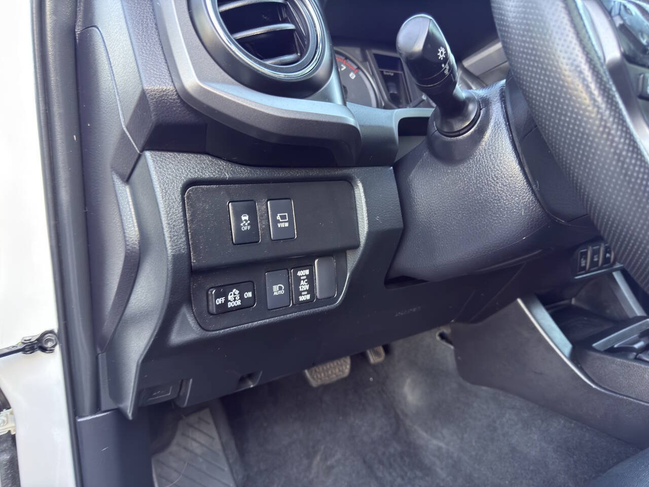 Used 2021 Toyota Tacoma TRD Off-Road w/ TRD Premium Off Road Package AWD/4WD image 21