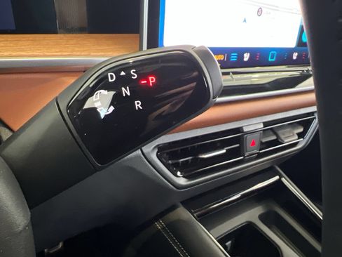 Used 2026 Volkswagen Tiguan SEL R-Line AWD/4WD image 26