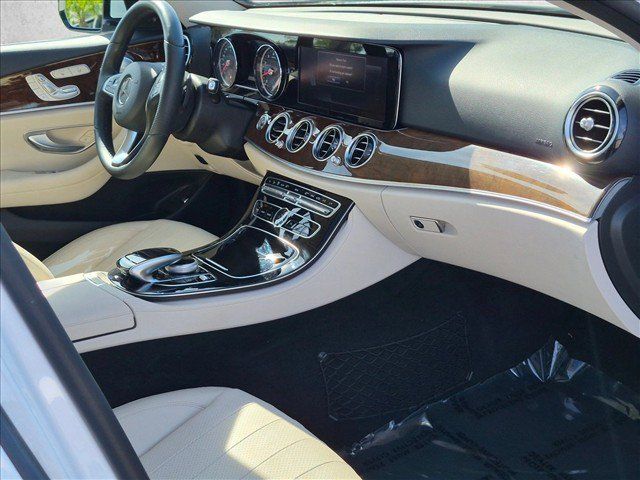 Used 2018 Mercedes-Benz E 400 4MATIC Sedan image 21