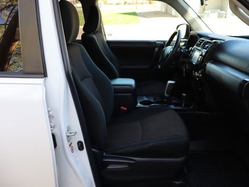 Used 2017 Toyota 4Runner TRD Off-Road image 22