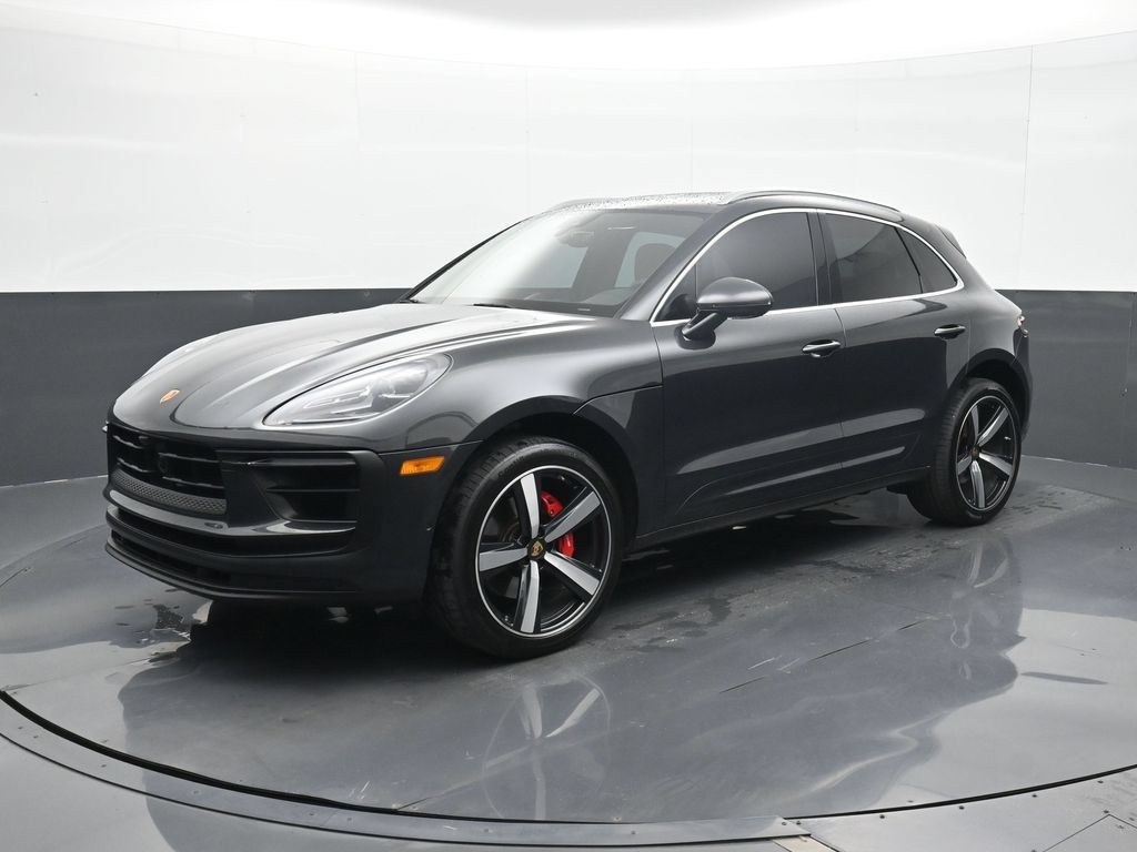 Certified 2022 Porsche Macan S AWD/4WD image 1