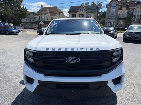 Used 2025 Ford Expedition Active AWD/4WD image 2