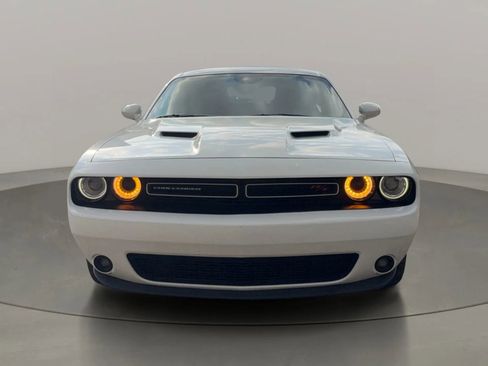Used 2017 Dodge Challenger R/T w/ Driver Convenience Group image 8