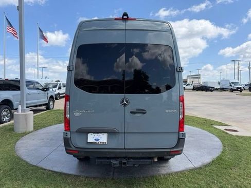 Used 2022 Mercedes-Benz Sprinter 2500 image 5