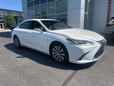 Used 2021 Lexus ES 250 AWD/4WD image 1