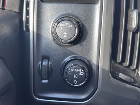 Used 2018 Chevrolet Silverado 1500 LT w/ All Star Edition image 31