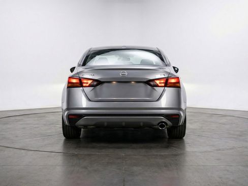 Used 2025 Nissan Altima 2.5 SV image 7