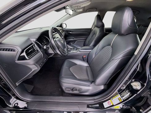 Used 2019 Toyota Camry SE image 19