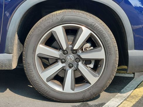Used 2024 Honda Pilot Touring image 8