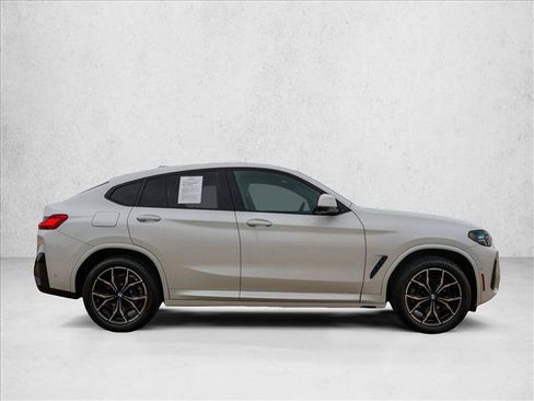 Used 2024 BMW X4 xDrive30i w/ Premium Package AWD/4WD image 4