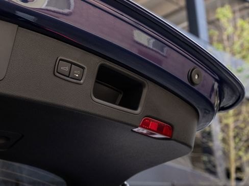 Certified 2026 Porsche Macan image 30