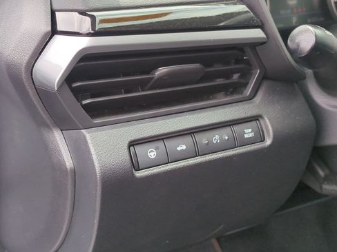 Used 2023 Nissan Altima 2.0 SR FWD image 16