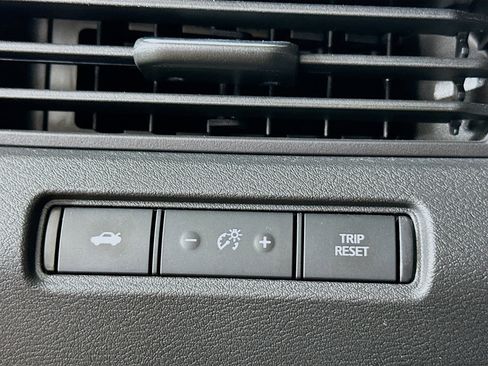 Used 2024 Nissan Altima 2.5 SV FWD image 17