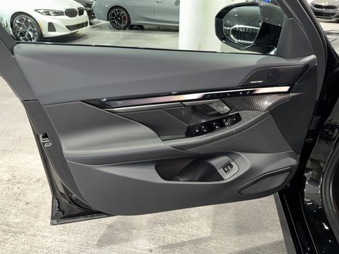 New 2026 BMW i5 eDrive40 w/ M Sport Package image 13