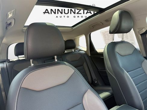 Used 2022 Volkswagen Taos SEL image 16