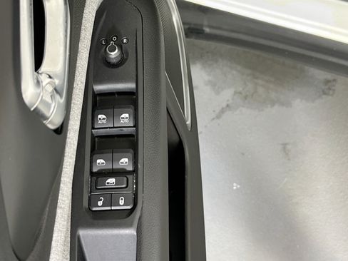 Used 2022 Jeep Compass Latitude AWD/4WD image 17