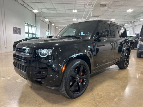 Used 2025 Land Rover Defender 110 X image 3