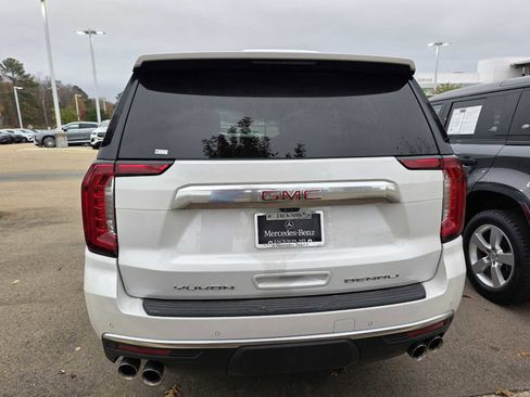 Used 2023 GMC Yukon Denali w/ Advanced Technology Package image 5