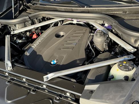 New 2026 BMW X5 sDrive40i RWD image 8