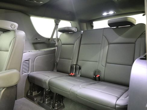 Used 2025 GMC Yukon XL Denali w/ Denali Reserve Package AWD/4WD image 11