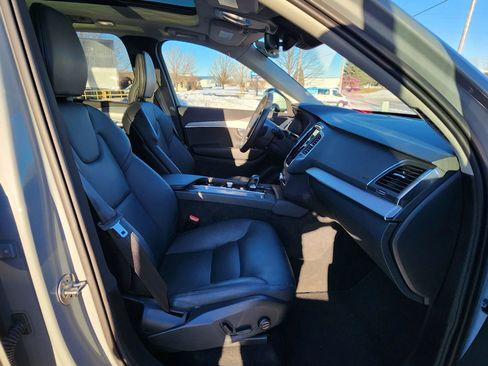 Used 2025 Volvo XC90 B5 Core image 17