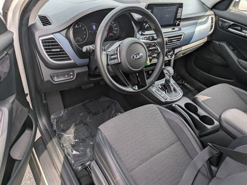 Used 2021 Kia Seltos S image 9