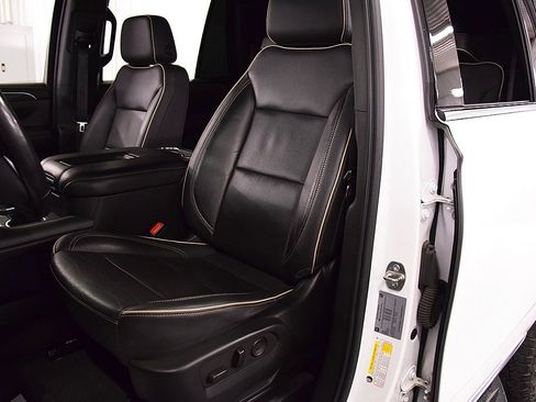 Used 2021 GMC Yukon SLT w/ SLT Premium Package image 29