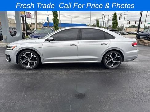 Used 2020 Volkswagen Passat 2.0T R-Line FWD image 3