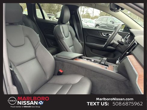 Used 2024 Volvo V60 B5 Cross Country Plus image 14