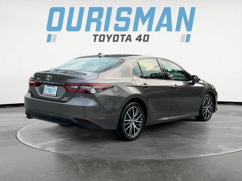 Used 2023 Toyota Camry XLE FWD image 7