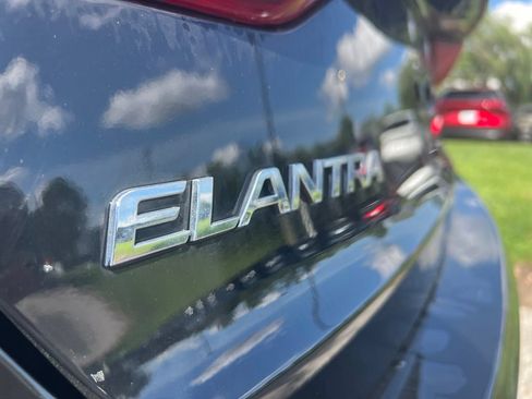 Used 2017 Hyundai Elantra Value Edition FWD image 12
