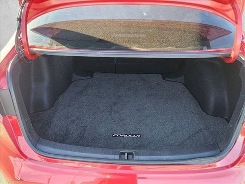 Used 2020 Toyota Corolla LE image 6