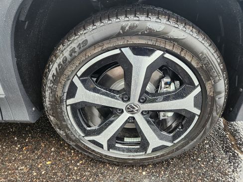 New 2025 Volkswagen Tiguan SE image 29