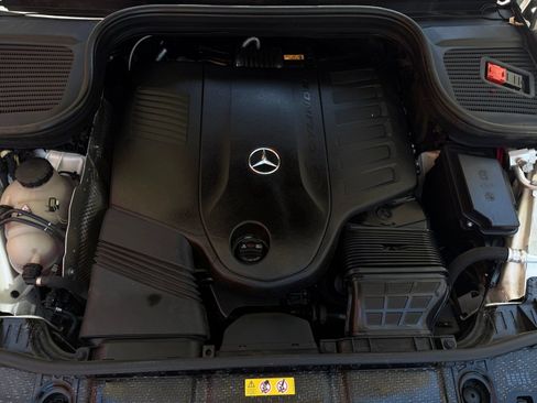 Used 2024 Mercedes-Benz GLS 450 4MATIC image 35