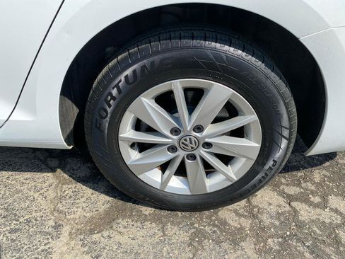 Used 2015 Volkswagen Golf S FWD image 24
