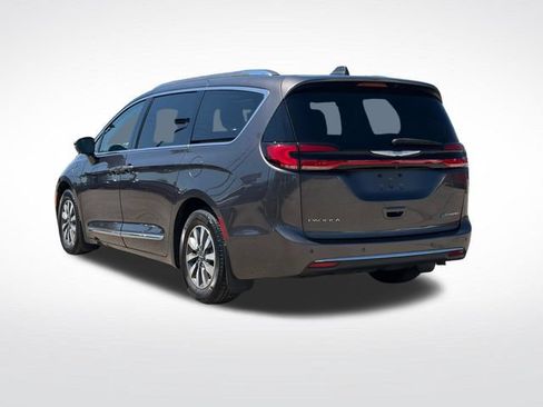 Used 2021 Chrysler Pacifica Limited w/ Premium & Safety Sphere Group FWD image 10