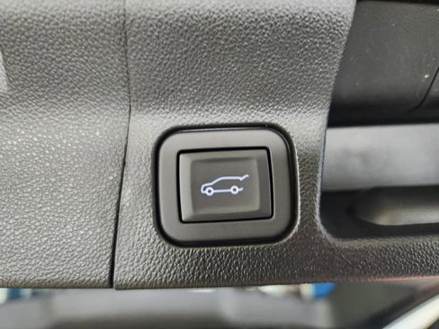 Used 2019 GMC Acadia SLE w/ Driver Alert Package I image 17