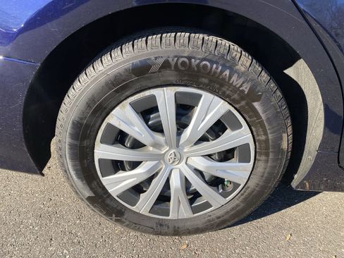 Used 2021 Toyota Camry LE image 14