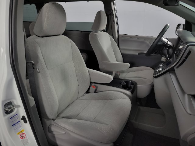 Used 2018 Toyota Sienna LE AWD/4WD image 15
