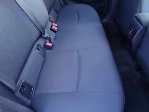 Used 2025 Toyota Corolla Cross LE image 9