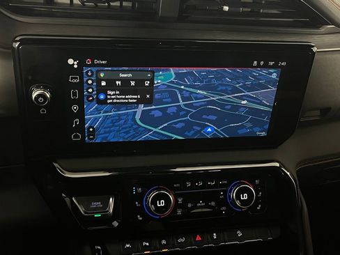 Used 2024 GMC Sierra 1500 AT4 w/ Technology Package image 17