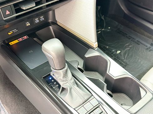 Used 2025 Toyota Camry SE image 26